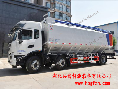 東風天錦小三軸液壓30方散裝飼料運輸車